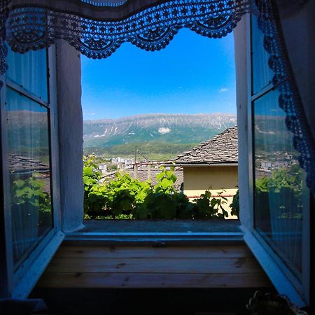 Guest House Denis Gjirokastra Kültér fotó